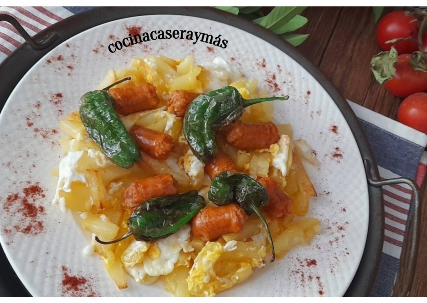 Huevos rotos con chistorra