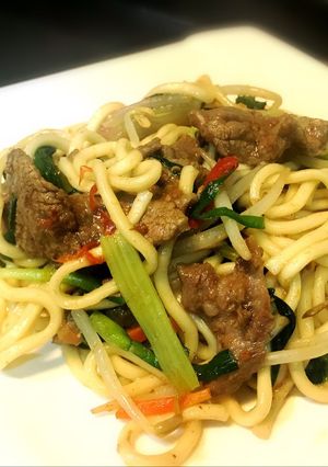 沙茶牛肉炒麵 的食譜成品照片