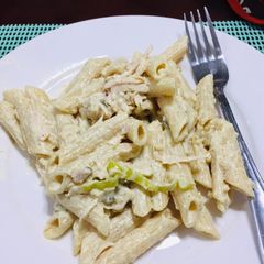 A picture of Chicken Penne Rigati.