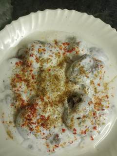व्रत के दही बड़े (vrat ke dahi vade recipe in Hindi) रेसिपी मुख्य फोटो