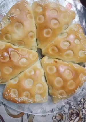 A picture of Chicken flower bread.