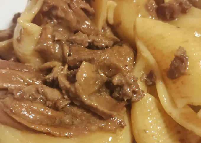 Ricetta di Fatto in casa super veloce Conchiglioni, salsiccia e funghi