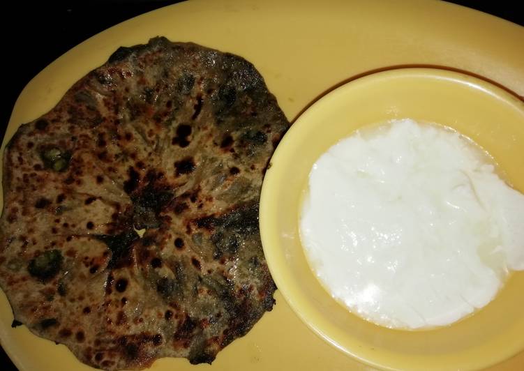 Recipe: Tasty Leftover Bathu ka paratha