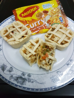 சீஸி மேகி நூடுல்ஸ் மஃபின்(muffin) செய்முறை முக்கிய புகைப்படம்