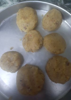 चूरमा (churma recipe in Hindi) रेसिपी मुख्य फोटो