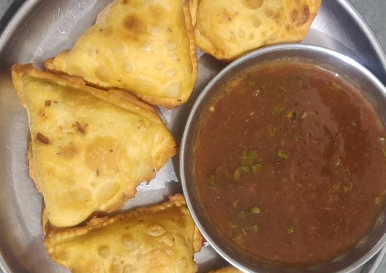 How to Cook Appetizing Samosa with chatni😋😋