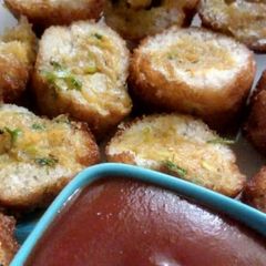 A picture of Stuffed bread roll.