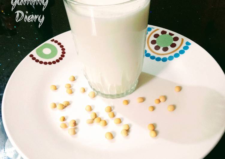 Step-by-Step Guide to Make Super Quick Homemade Soya Milk