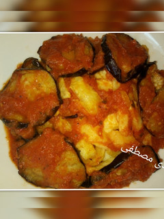 صورة لوصفة باذنجان وبطاطا مقليين بصوص طماطم 🍅🍅🥔🥔🍆🍆