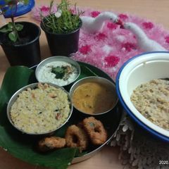 Millets pongal vada A picture of Millets pongal vada.