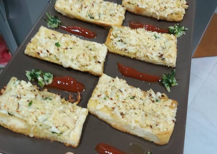 Recipe of Favorite Chicken chilli cheese bread