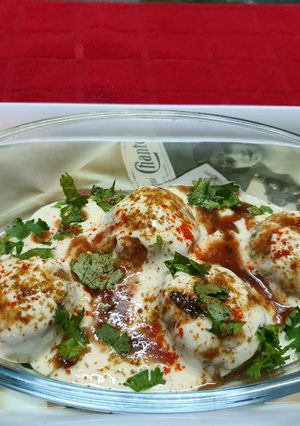 A picture of Potato Dahi Bhalla.