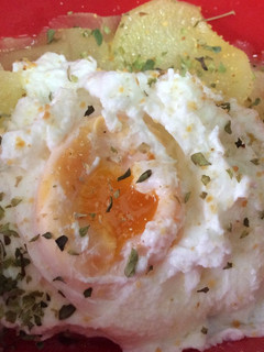 Una foto de Huevos escalfados con orégano🍳