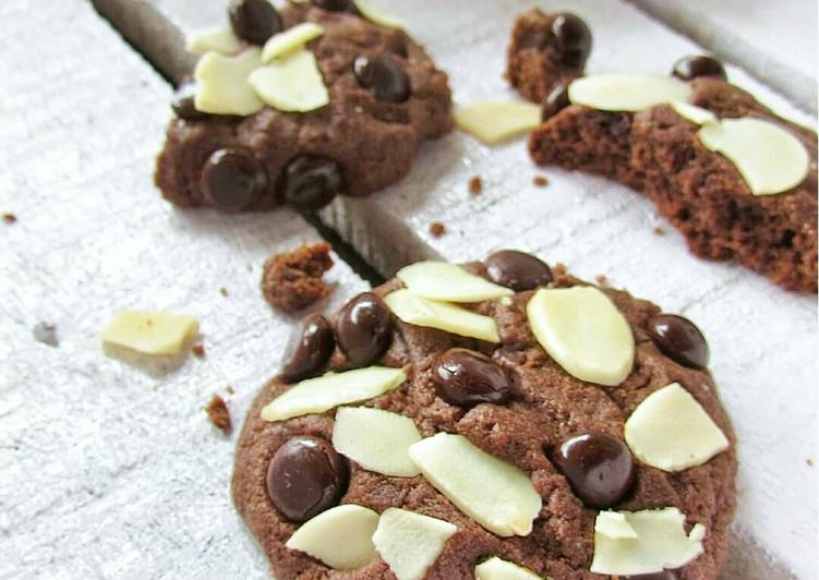 Bagaimana Menyiapkan Almond Chocochips Cookies Anti Gagal