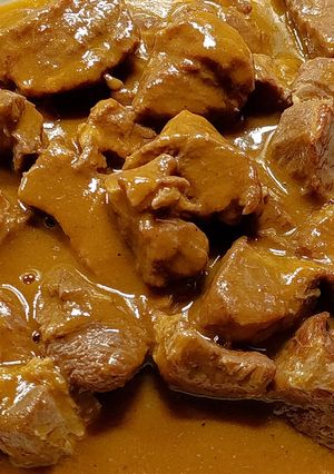 Una foto de Carne en salsa al vino tinto