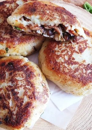 A picture of Mushroom Stuffed Potato Cakes.