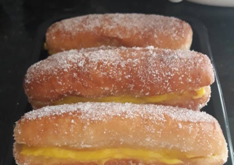 Xuxos de crema con pan de perrito