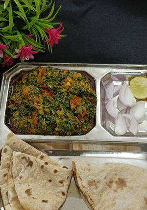 લસુની મેથીની ભાજી નું શાક (Lasuni Methi Bhaji Shak Recipe In Gujarati) રેસીપી મુખ્ય ફોટો