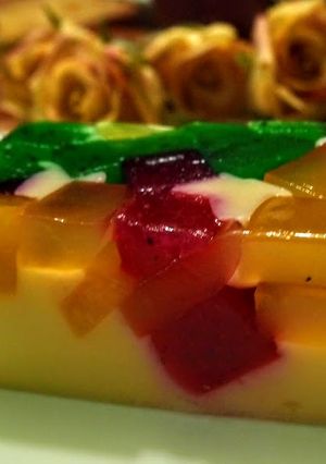 A picture of Fruity Mosaic Gelatine.