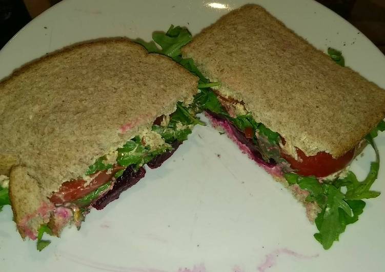 Spicy Hummus salad sandwich