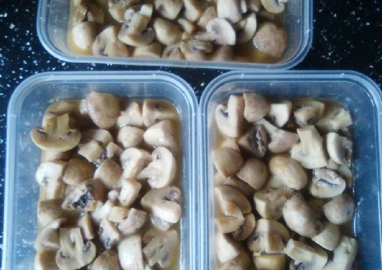 Steps to Prepare Homemade Mushrooms in white wine