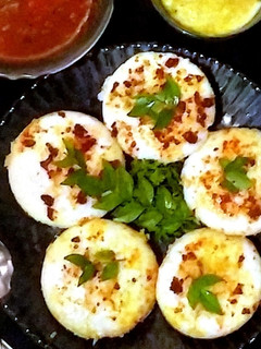 પેરી પેરી ઈડલી(Peri peri idli Recipe in Gujarati) રેસીપી મુખ્ય ફોટો