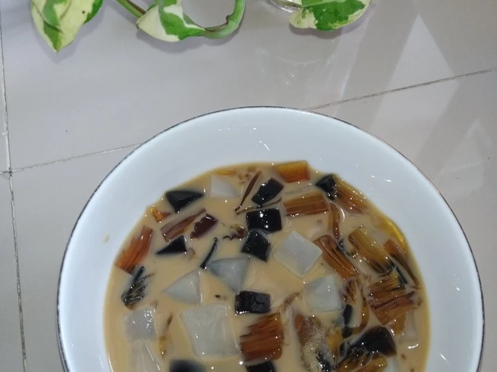 Langkah Mudah untuk Menyiapkan Resep 247. Es Cappucino Cincau yang Bisa Manjain Lidah Anti Ribet, Mantap Sekali