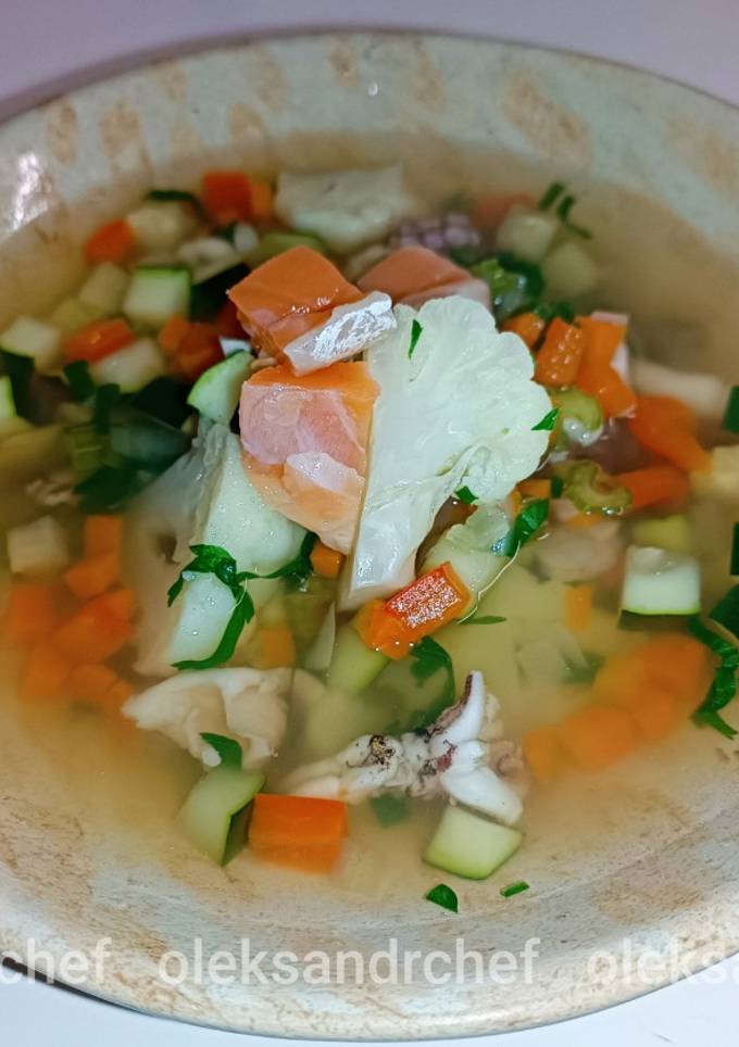 Суп овочевий з морепродуктами 🦑