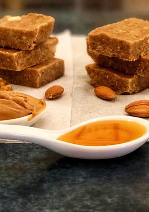 A picture of Almond walnut oatmeal bars.