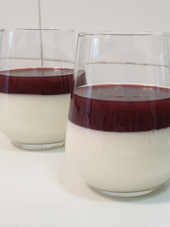 Foto principal de Vasitos de queso crema y mermelada
