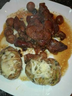 Una foto de Solomillo Ibérico en salsa y patatas suecas en la olla GM g