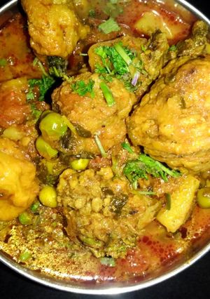 गोभी बड़ी आलू की सब्ज़ी (gobhi vadi aloo ki sabzi recipe in Hindi) रेसिपी मुख्य फोटो