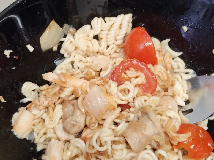Quick and Easy Ramen Noodle Stir-Fry