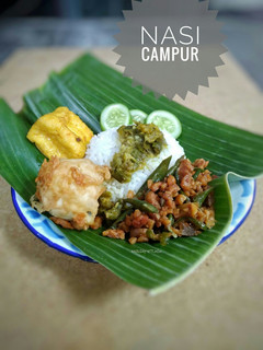 Foto resep Nasi Campur (Telur Goreng Tepung + Sambal Ijo + Oseng Tempe)