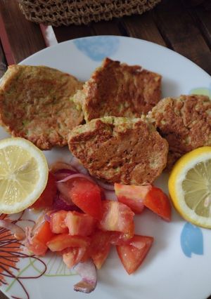 Una foto de Torrejitas de zucchini sabrosas y livianas