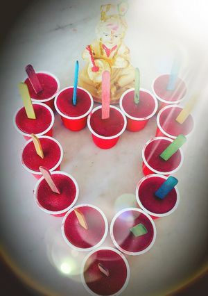 A picture of Mix fruit punch Popsicles.