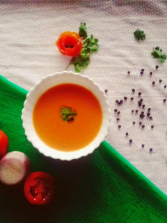தக்காளி சூப் (Thakkaali soup recipe in tamil) செய்முறை முக்கிய புகைப்படம்