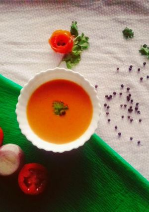 தக்காளி சூப் (Thakkaali soup recipe in tamil) செய்முறை முக்கிய புகைப்படம்