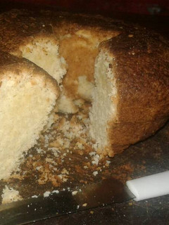 Una foto de Torta de coco rica y económica