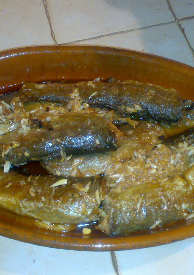 Una foto de Truchas al ajillo