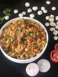 தாமரை விதை பிரியாணி (Makhana biryani recipe in tamil) செய்முறை முக்கிய புகைப்படம்