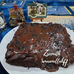 A picture of Brownie Cake.