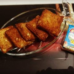 A picture of Crispy chicken cheese pockets.