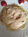 Espaguetis con bacon y bechamel a tu gusto
