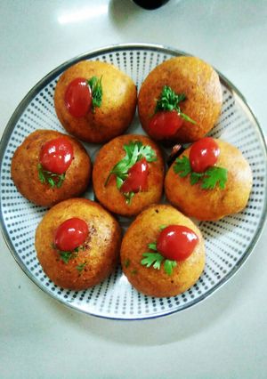 A picture of Masala rawa appe.
