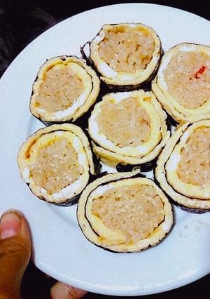 Hình của món Trứng cuộn cơm rang.