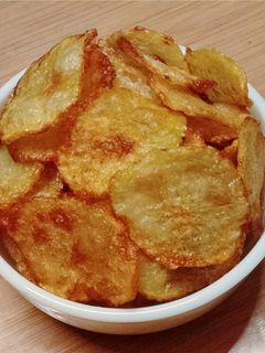 আলুর চিপস (Aloor Chips recipe in Bengali) রেসিপির প্রধান ছবি