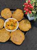 लालभोपळ्याच्या तिखट पुर्‍या बटाटा भाजी(Lal Bhoplyachya Tikhat Purya Batata Bhaji Recipe In Marathi)
