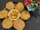 लालभोपळ्याच्या तिखट पुर्‍या बटाटा भाजी(Lal Bhoplyachya Tikhat Purya Batata Bhaji Recipe In Marathi)