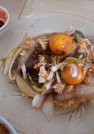 Hình của món Trứng gà non cháy tỏi.